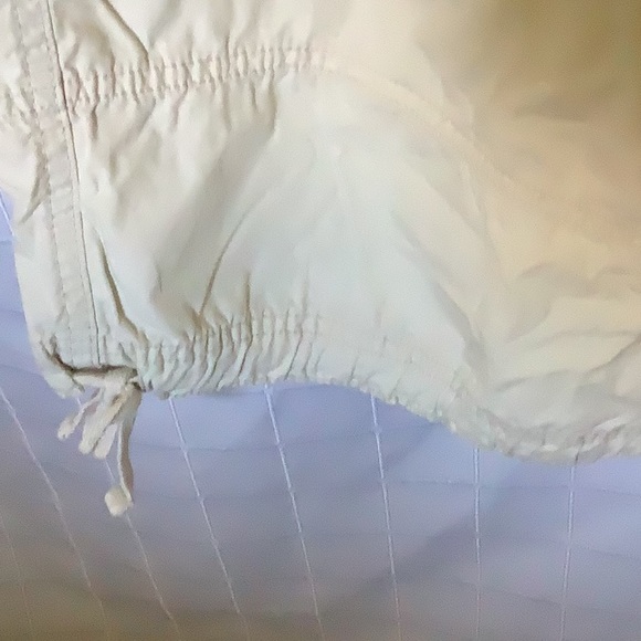 Izod size 10 tan capris - Picture 4 of 6